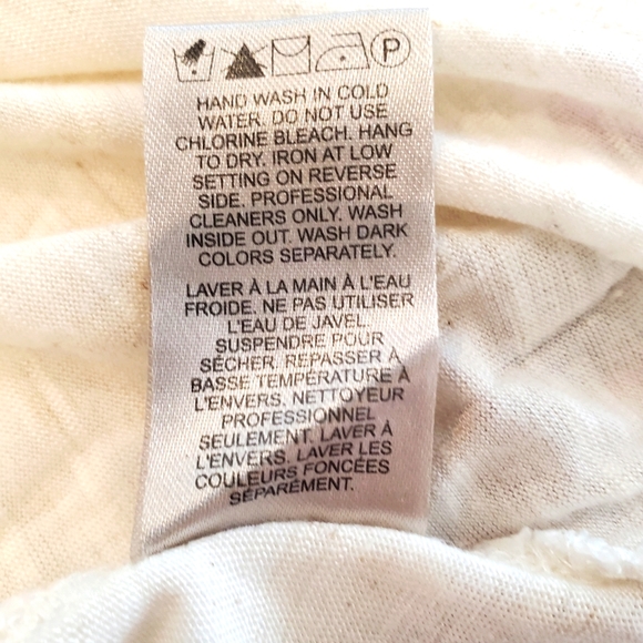 Elegant lightweight top w/ ruffles and pearl like beads. Stretchy. - Picture 10 of 10